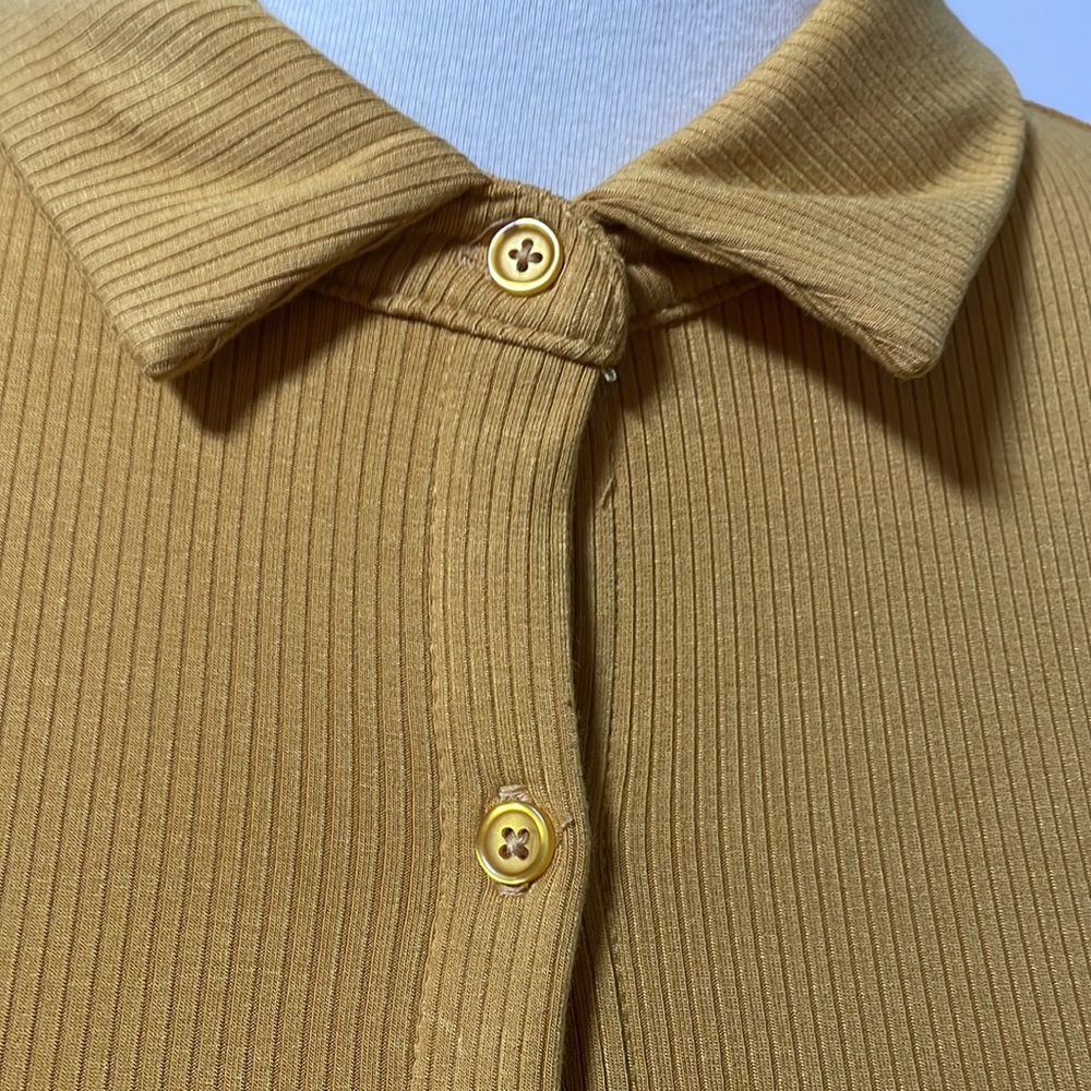 Active USA‎ Button Down Ribbed Top * Ribbed, Flattering Style * Size Small - Picture 7 of 15